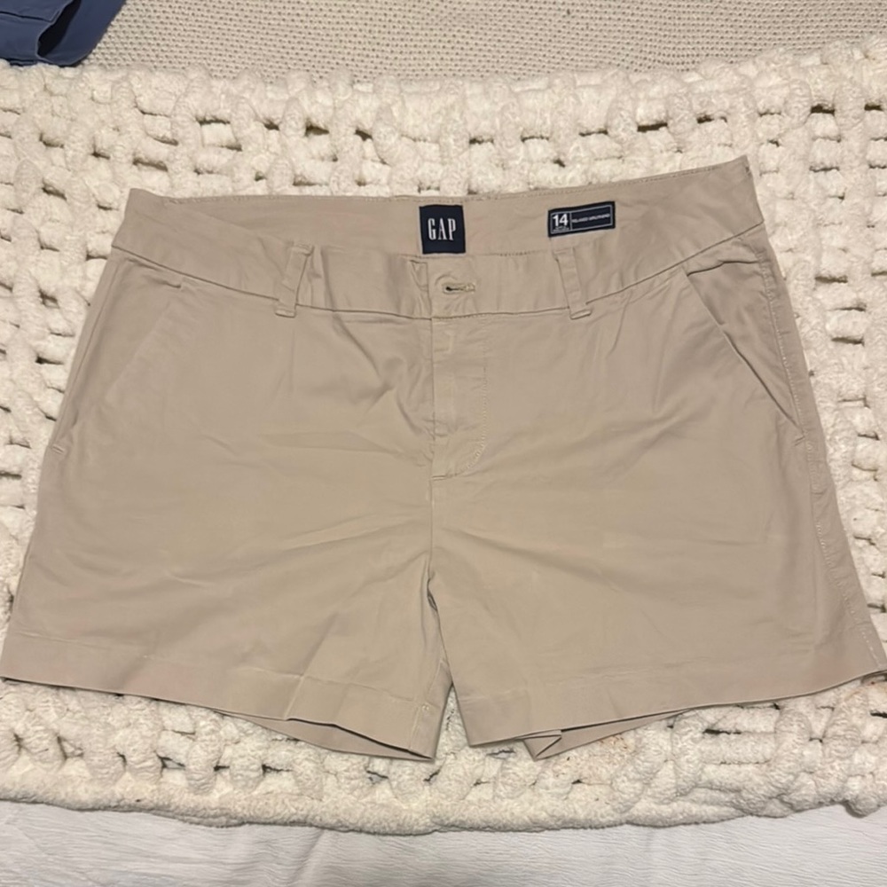 GAP Women's Tan Shorts